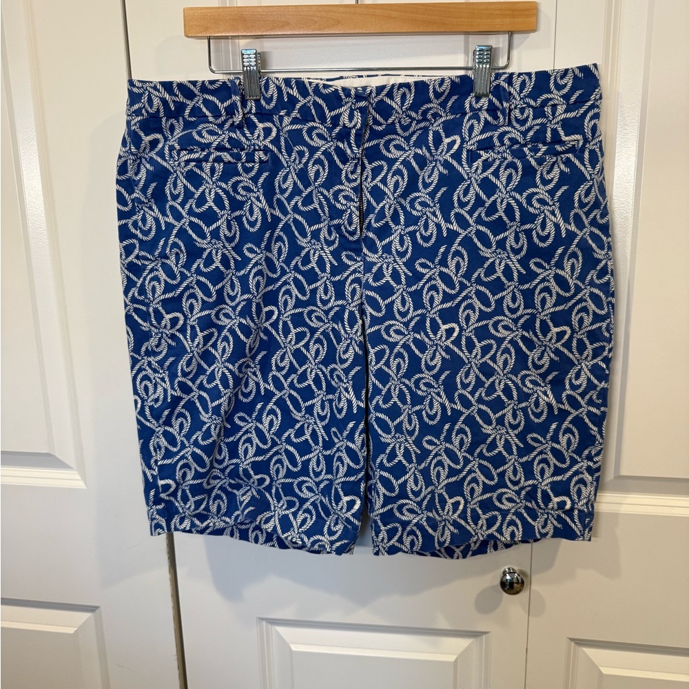 Lands' End Size 16 Women’s Preppy Blue and White Bermuda Shorts